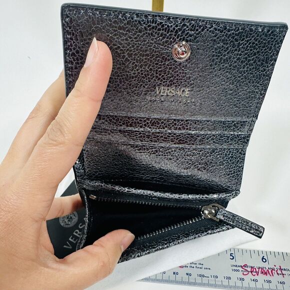 NWT Versace Bifold V Virtus Logo Leather Wallet Metallic Black Grey $625 - Picture 8 of 8
